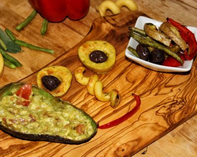 Mediterranes Ofengemüse mit Guacamole (mit Video-Anleitung)