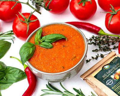 Scharfe Tomatensuppe mit Kakao