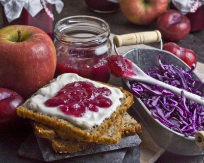 Rotkohl-Marmelade mit Apfel und Pflaume