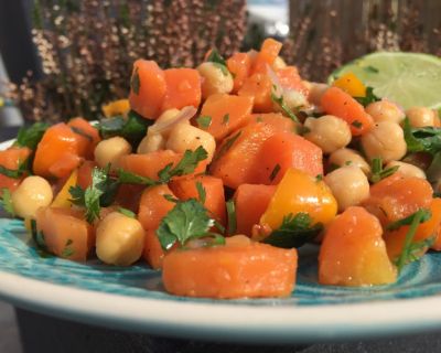 Kichererbsensalat mit karamellisierten Karotten und Koriander