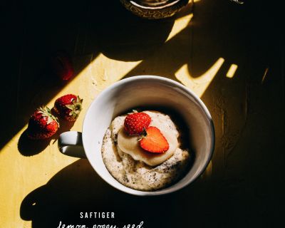 Lemon Poppy Seed Mug Cake – Saftiger Mohn-Zitronen Tassenkuchen aus der Mikrowelle