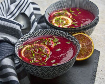Rote Bete-Suppe mit Blutorangen