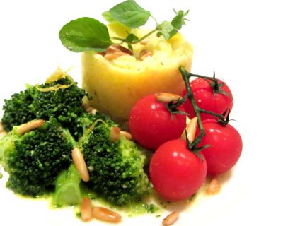 Sellerie-Kartoffelstampf mit Brokkoli und Zitronenbutter
