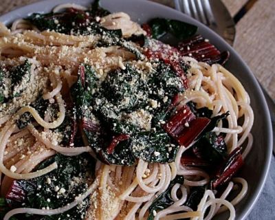 Schnelle Mangold-Spaghetti