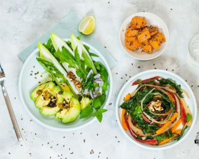 Veganer Mangoldsalat mit Avocado und Süßkartoffeln