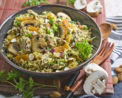 Couscous-Aprikosen-Salat mit Champignons