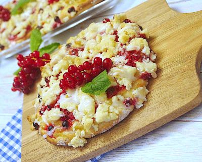 Johannisbeer-Streusel-Taler