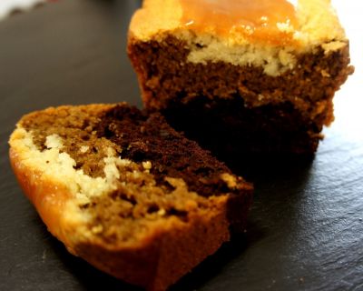 Marmorkuchen mit Kaffee und Karamell