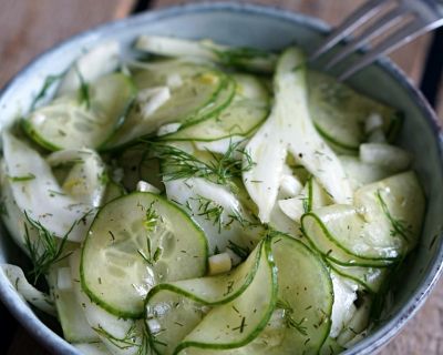 Schneller Gurken-Fenchel-Salat mit Dill