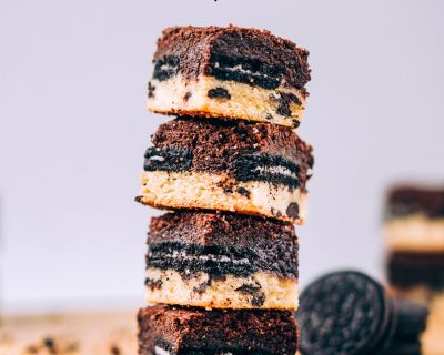Vegane Slutty Brownies – Oreos zwischen schokoladigem Brownie und saftigem Keksteig