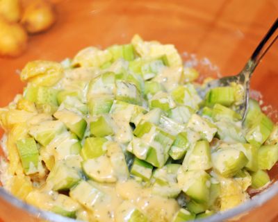 Gurken-Kartoffelsalat mit Mandelmajo