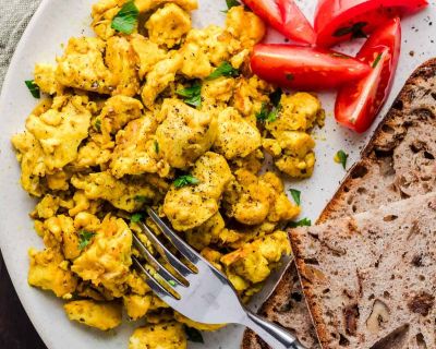Veganes Rührei mit Tofu [ohne Öl]