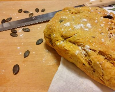 Saftiges Möhrenbrot mit Leinsamen und Kürbiskernen