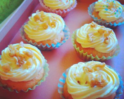 Vegane Bananen-Cupcakes mit Ahornsirup-Frosting