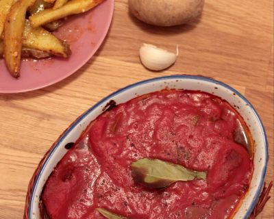 Ofenfenchel in Tomatensauce mit Kartoffelecken