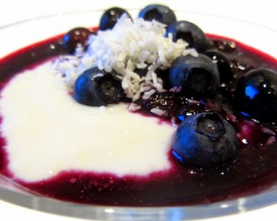 Kokosjoghurt mit Heidelbeerkompott