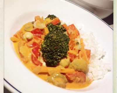 Rotes Thai Curry mit frischem Gemüse