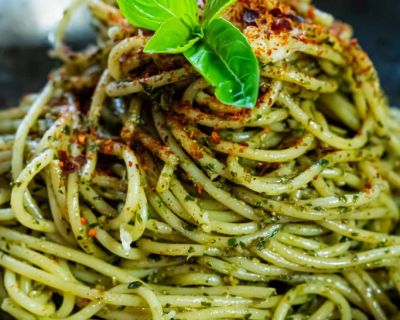 Basilikum-Pesto mit Sonnenblumenkerne!