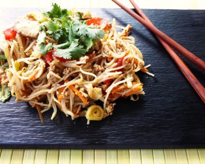 GLASNUDELSALAT MIT ZITRONENHACK
