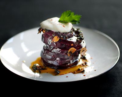 Rote Bete mit Kräuteröl und Meerrettich-creme