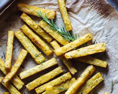 Polenta Fries – Knusprig gebackene Polenta Pommes aus dem Ofen