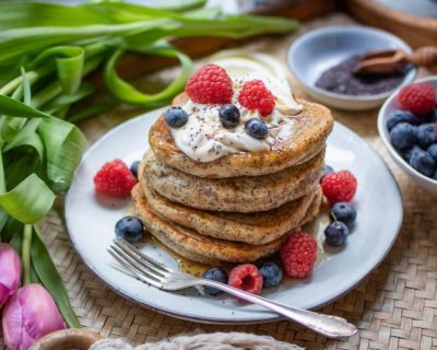 Vegane Zitronen Pancakes mit Mohn und Skyr