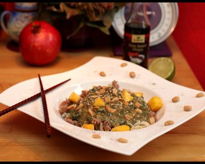 Rezept vom 02.06.2015: Pasta mit Spinat-Erdnuss-Kokos Sauce (Vegan)