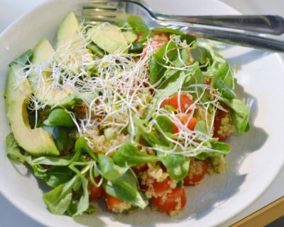 Rezept: Avocado-Tomate-Quinoa-Feldsalat