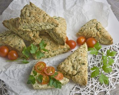 Joghurt-Scones mit Petersilie und Knoblauch