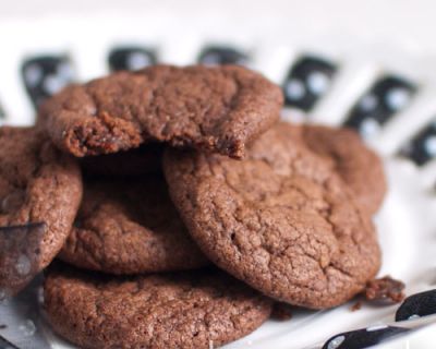 Schokoladen-Cookies mit Karamellkern (vegan, laktosefrei)