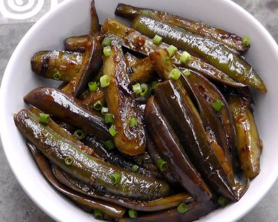 Chinesische Auberginen in scharfer Knoblauch Soße