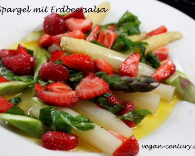 Spargel mit Erdbeersalsa