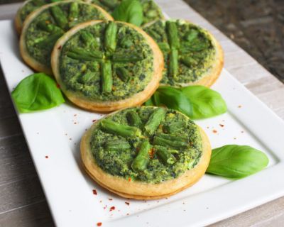 Mini-Quiches mit Spinat und grünen Bohnen
