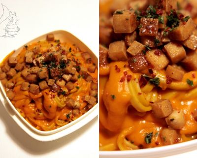 Pasta mit Kürbissauce und Ahornsirup-Räuchertofu | Pasta in Pumpkin (Squash) Sauce with Maple Syrup Smoked Tofu