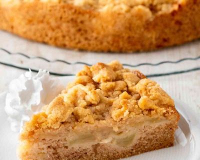 Saftiger veganer Apfelkuchen mit Rührteig und Streuseln