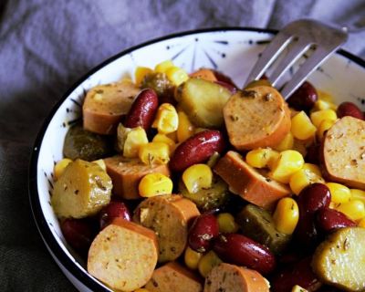Veganer Würstchen-Bohnen-Salat