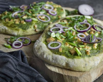 Bärlauch-Rahmfladen mit Räuchertofu