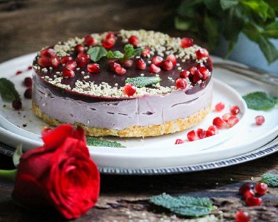 Happy Vegan Valentine – Himbeer-Granatapfel Cashew Cake