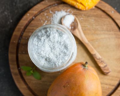 KOKOS-CHIA-PUDDING MIT FRUCHTIGER MANGO