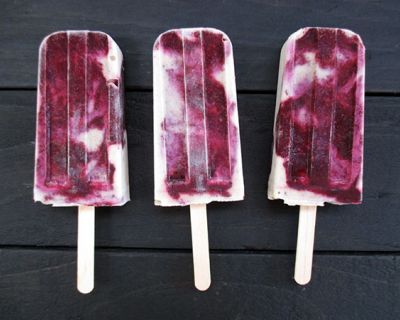 Cremige Vanille Beeren Eis am Stiel (Vegan, Glutenfrei, Ohne Kristallzucker)