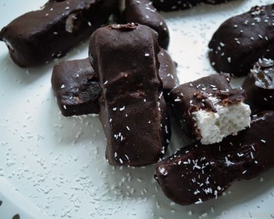 vegane und rohköstliche Bountyeis-Riegel