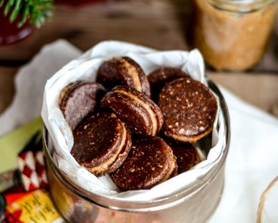 Köstliche Vegane Lebkuchentaler mit Dattel-Vanille-Füllung (zuckerfrei, glutenfrei)