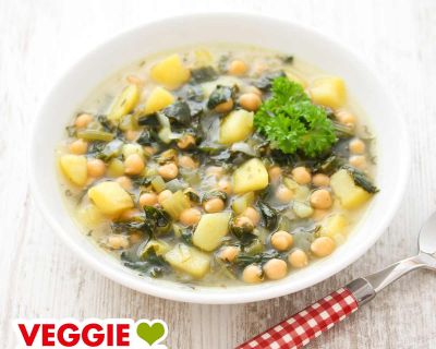 Bärlauchsuppe mit Kartoffeln und Kichererbsen