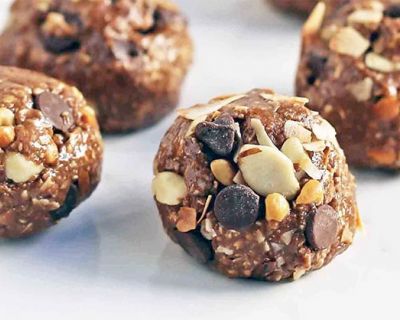 Vegane Energy Balls selber machen – Energiebällchen ohne Zucker