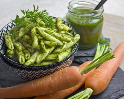 Möhrengrün-Pesto – Resteverwertung Deluxe!