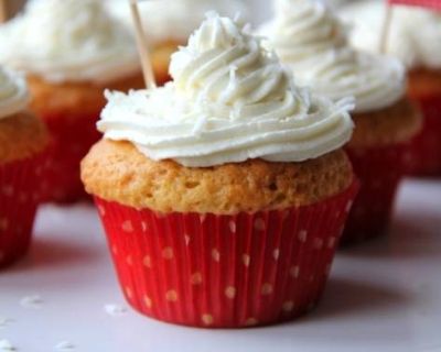 Zitronenmuffins mit Cremetopping