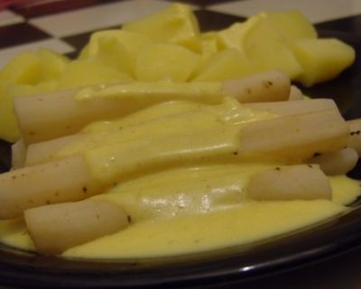 Schwarzwurzeln mit Sauce Hollandaise