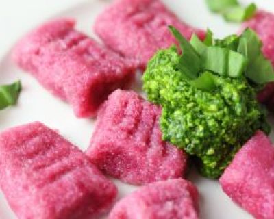 Rote Beete Gnocchi mit Bärlauchpesto