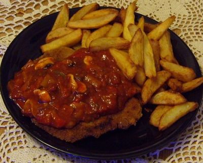 Zigeunerschnitzel mit Pommes Frites