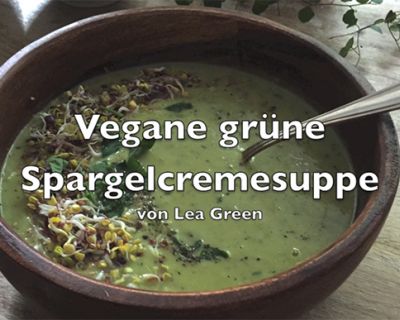 Vegane grüne Spargelcremesuppe